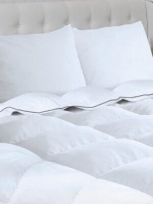 Couette-en-plumes-2-places-50-DH.jpg Couette en plumes 2 places